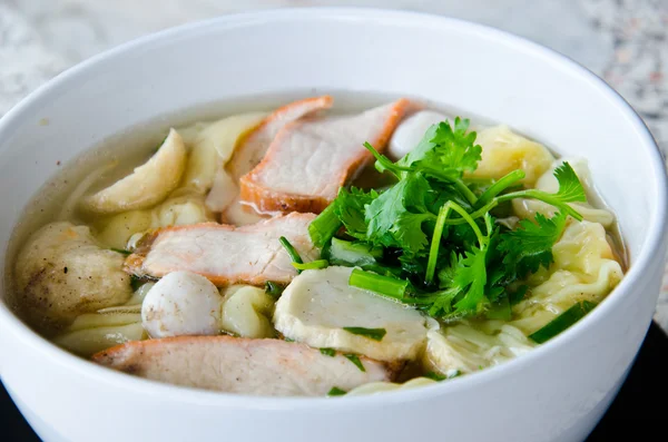 Kantonca ahlaksız çorbası