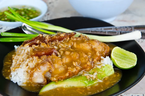 pirinç gevrek domuz eti.