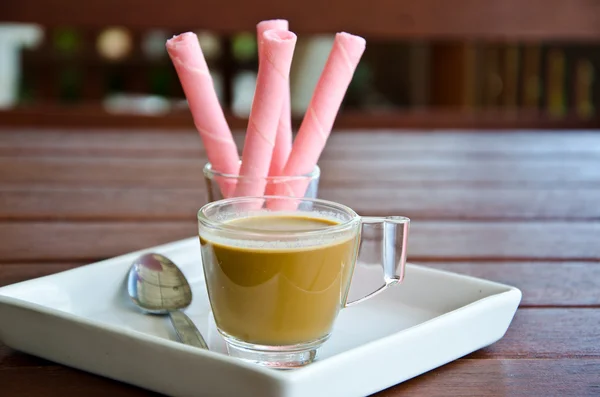 kahve ve gofret rulo