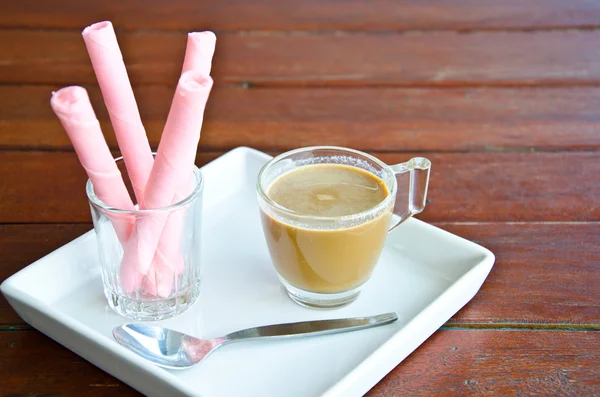 kahve ve gofret rulo