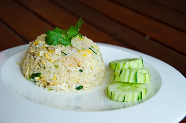 Kızarmış pirinç.