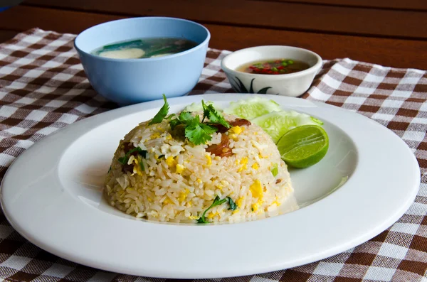 Kızarmış pirinç.