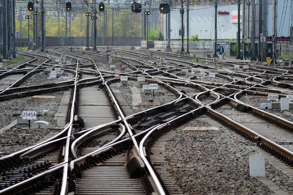 Bahnsystem am amsterdam centraal station — Stockfoto