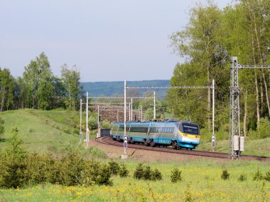 pendolino yüksek hızlı tren