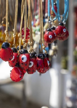 Ev dekorasyonu ürünleri ve yerel dekorasyonlar. Fotoğraf: Ayvalik, Balikesir..