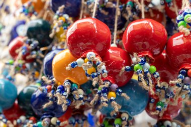 Ev dekorasyonu ürünleri ve yerel dekorasyonlar. Fotoğraf: Ayvalik, Balikesir..