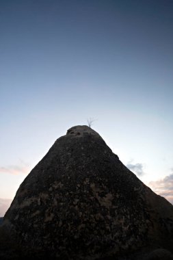 Kapadokya, Türkiye 'nin en ünlü turistik bölgelerinden biridir. Kapadokya 'nın Kaya Sahaları UNESCO Dünya Mirası merkezleri. 