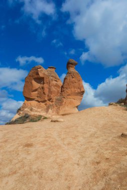 Kapadokya, Türkiye 'nin en ünlü turistik bölgelerinden biridir. Kapadokya 'nın Rock Sites of Cappadocia UNESCO Dünya Mirası' dır. Konum; Devrent Valley. 