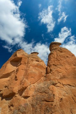 Kapadokya, Türkiye 'nin en ünlü turistik bölgelerinden biridir. Kapadokya 'nın Rock Sites of Cappadocia UNESCO Dünya Mirası' dır. Konum; Devrent Valley. 