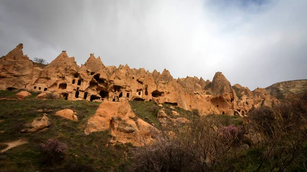 Kapadokya, Türkiye 'nin en ünlü turistik bölgelerinden biridir. Kapadokya 'nın Rock Sites of Cappadocia UNESCO Dünya Mirası' dır. Konum: Zelve Açık Hava Müzesi.