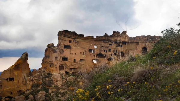 卡帕多西亚是土耳其最有名的旅游区之一 Cappadocia的岩石遗址是教科文组织的世界遗产 Cavusin教堂 — 图库照片