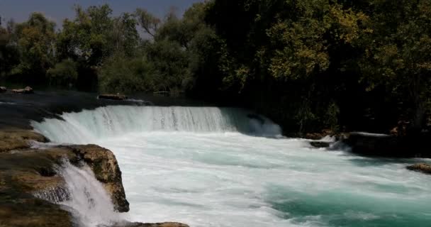 Manavgat Şelalesi Türkiye Manavgat Şelalesi Manzarası Mavi Yeşil Doğa Arkaplanı — Stok video