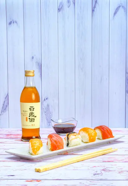 Sushi Niguiri Portie Met Accessoires Diverse Composities — Stockfoto