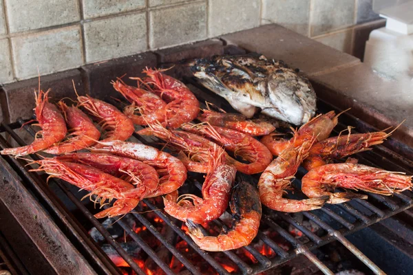 Deniz ürünleri Barbekü