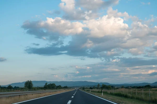 通往克罗地亚Zadar的A1高速公路 Europa 免版税图库图片