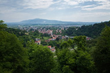 Hırvatistan 'ın Samobor Kasabası Panoraması, yeşil kırsal manzara