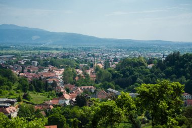 Hırvatistan 'ın Samobor Kasabası Panoraması, yeşil kırsal manzara