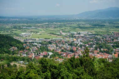 Hırvatistan 'ın Samobor Kasabası Panoraması, yeşil kırsal manzara
