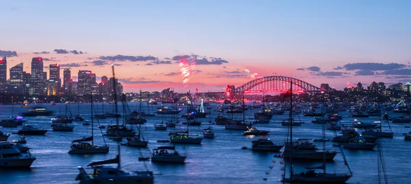 Vuurwerk sydney nieuwe jaar vooravond 2013 — Stockfoto