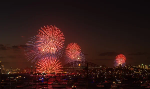 Vuurwerk sydney nieuwe jaar vooravond 2013 — Stockfoto