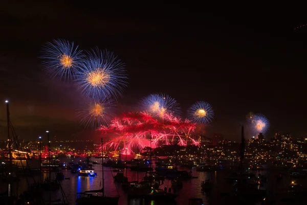 Fuegos artificiales Sydney año nuevo víspera 2013 — Foto de Stock