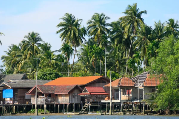 Vízparti ház-thai stílusban, Thaiföld — Stock Fotó