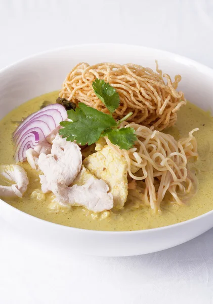 Khao soi, macarrão de caril, comida tailandesa — Fotografia de Stock