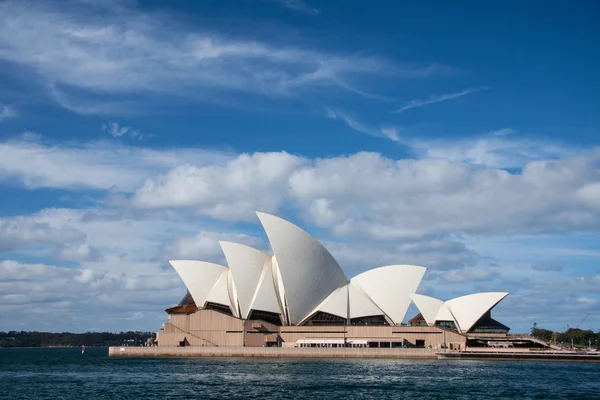 SYDNEY, AUSTRALIA-GIUGNO 2009: Opera House è il punto di riferimento di Sydney — Foto Stock