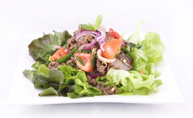 Tay biftek salata, ızgara biftek salatası ile.