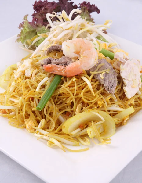 Sigapore noodles stir fried with vermicelli noodles. — Stock Photo, Image