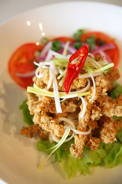 Djupa stekt fisk. thailändsk stil mat. — Stockfoto