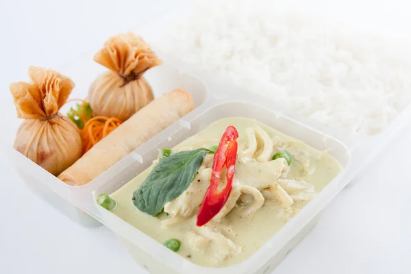 Thai take away food, green curry and spring roll with rice — Stock Photo, Image