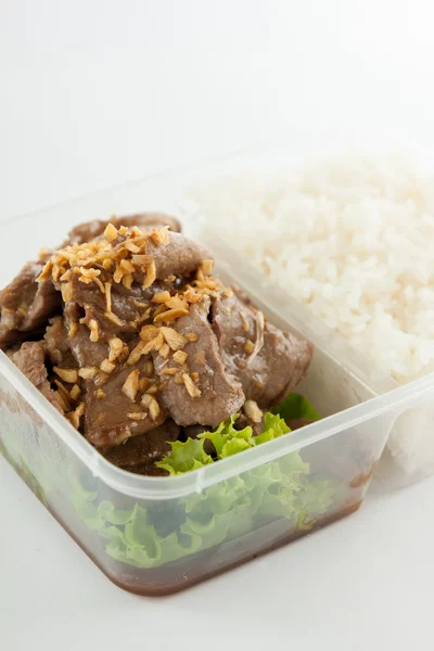 泰国带走食物，大蒜牛肉饭 — 图库照片