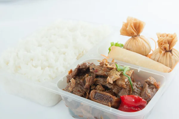 Thai take away food, garlic beef and appitizer with rice — Stock Photo, Image