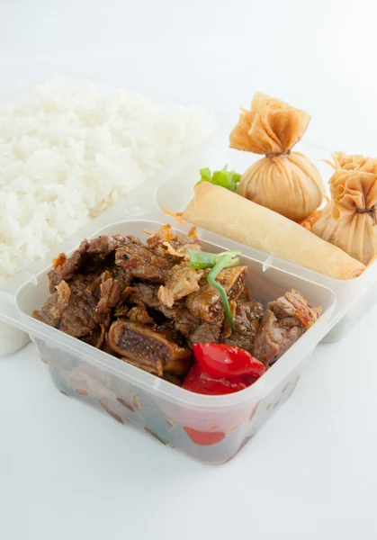 泰国带走食物、 大蒜牛肉和大米 appitizer — 图库照片
