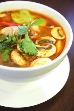 Tom yum karides, Tay popüler çorbası.