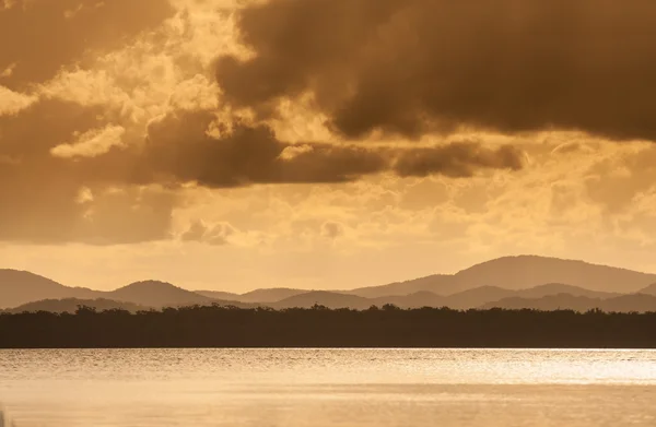 Západ slunce nad jezerem, sydney — Stock fotografie