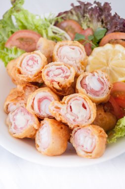 Kızarmış domuz pastırması rulo deef