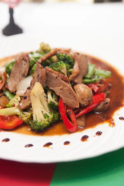 Stir fried grill duck with black pepper. — Stock Photo, Image