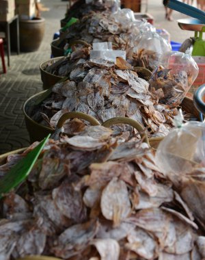 Deniz ürünleri ürün pazarında Tayland.