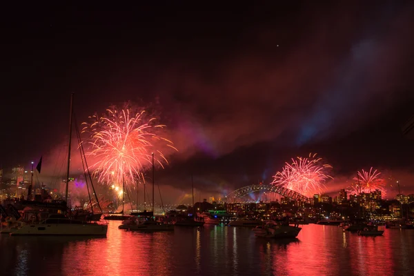 Fogo de artifício e show de luz — Fotografia de Stock