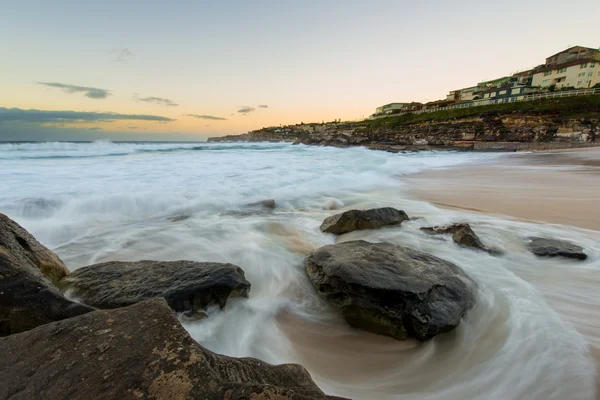 Lever de soleil sur la plage de Sydney — Photo