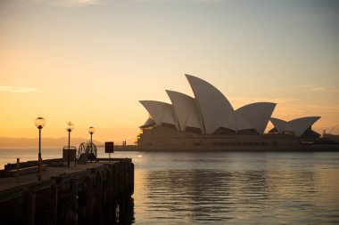 Sydney opera güneş doğarken