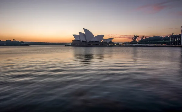 Sydney opera güneş doğarken — Stok fotoğraf