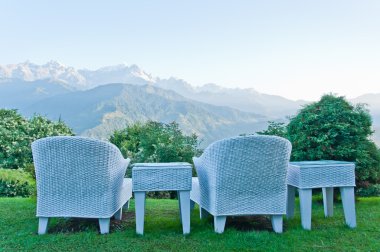 güzel bir bahçe dağ