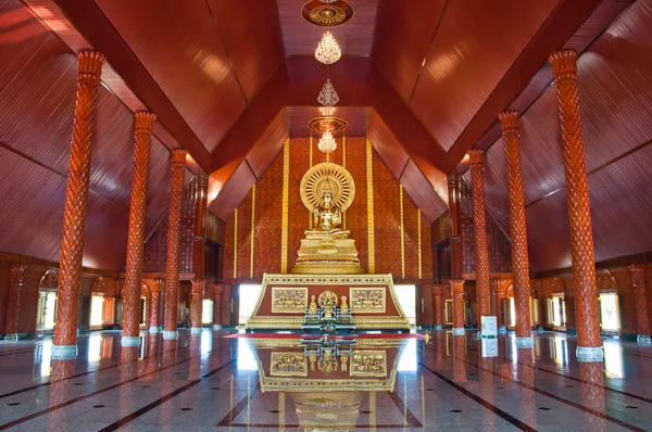 Sitting Buddha in church at Wat Pha Swang Weerawong Temple in Ub — Stock Photo, Image