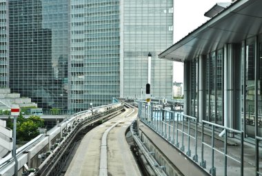 Demiryolu shimbashi istasyonunda Tokyo, Japonya