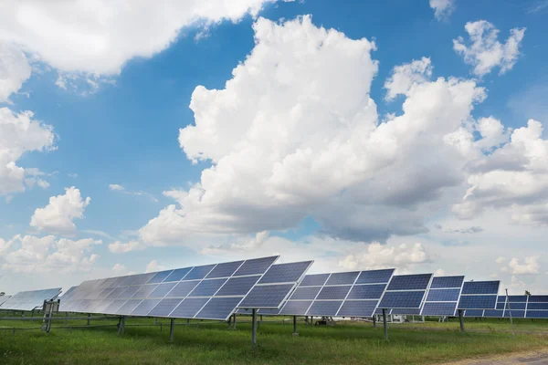 Tayland yeşil enerji için Güneş Çiftliği