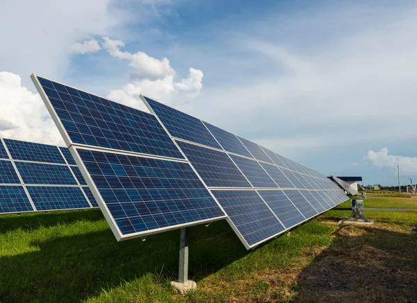 Tayland yeşil enerji için Güneş Çiftliği