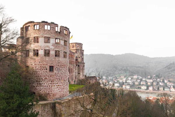 La torre de la ruina del castillo de Heidelberg en Heidelberg — Foto de Stock